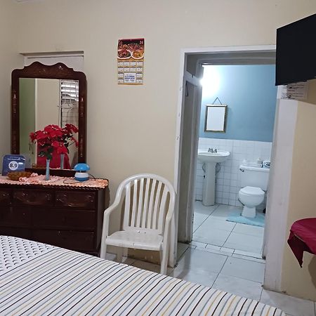 Tina'S Guest House أوشو ريوس المظهر الخارجي الصورة