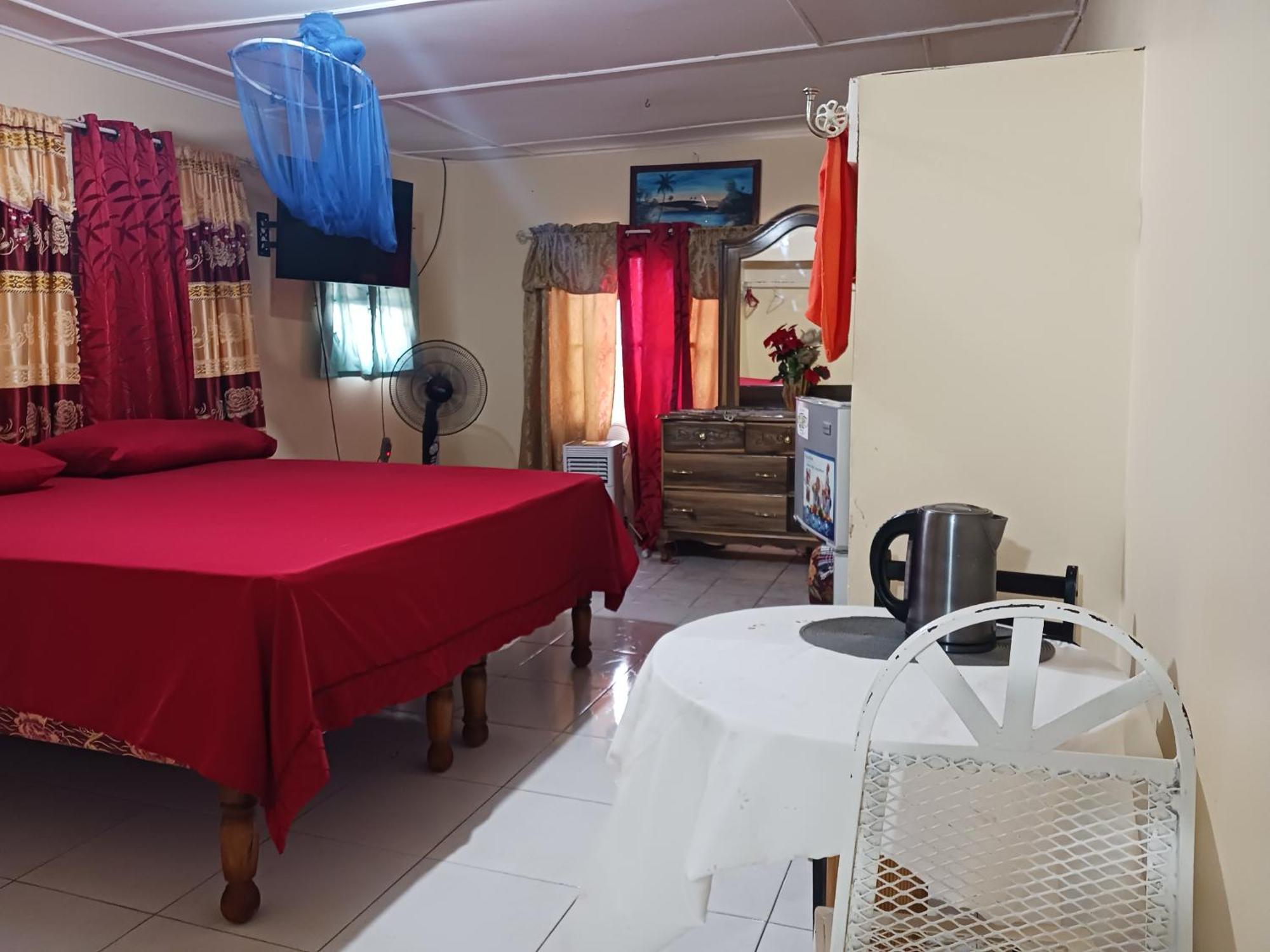 أوشو ريوس Tina'S Guest House المظهر الخارجي الصورة